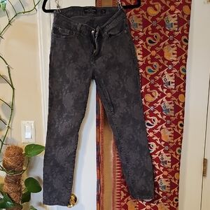 Lucky Brand Dark Gray Floral Women's Skinny Jeans